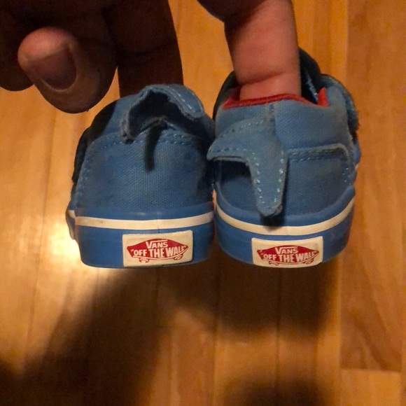 Shark Vans - Picture 3 of 4